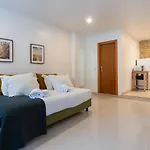 Studio For 2 Just 250M From Largo Intendente