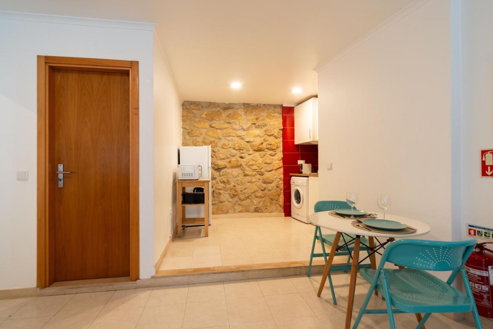 Apartment For 2 Just 250m From Largo Intendente Lissabon